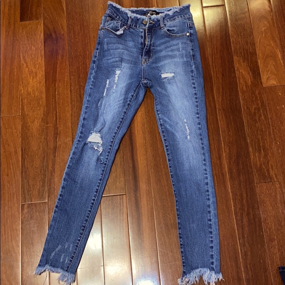 Frayed bottoms skinny Jeans